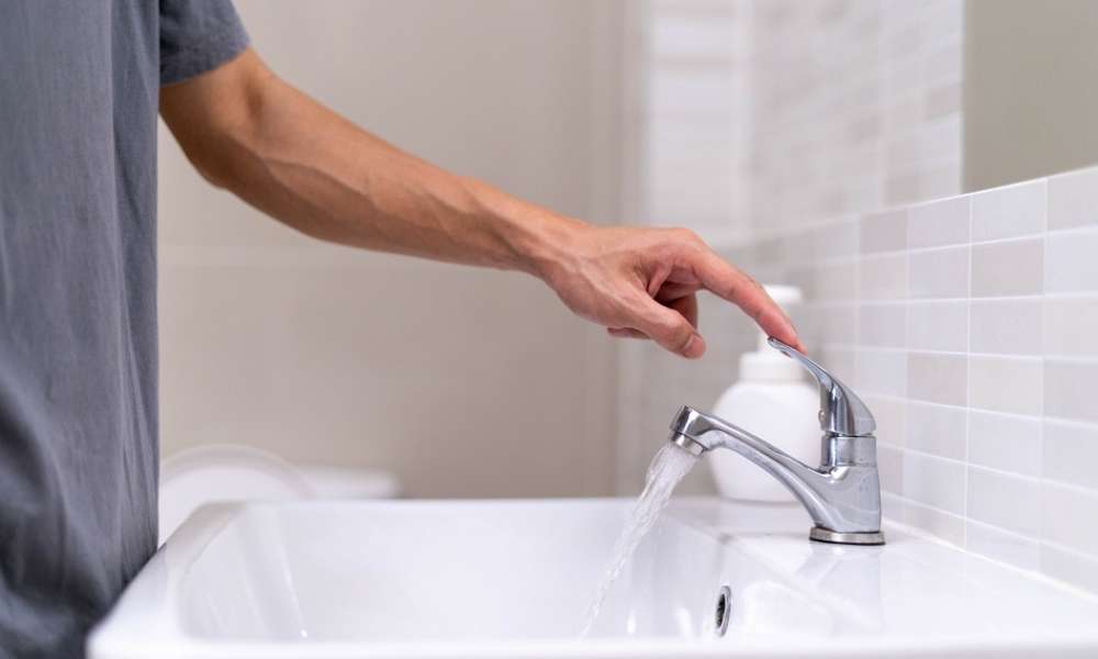 Turn Off the Water Flow In the Sink