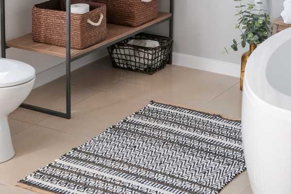Where Should Bathroom Rugs Be Placed?